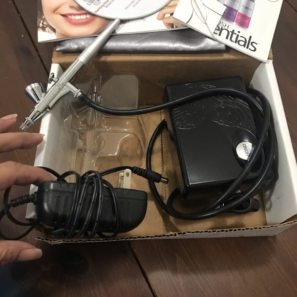 Luminess Air brush make up foundation Machine - Picture 2 of 4